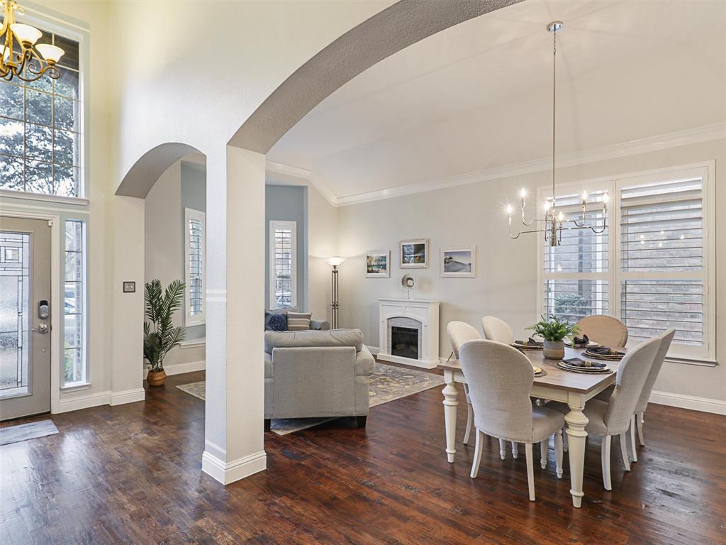 816 Royal Crest Court