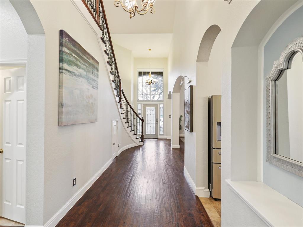 816 Royal Crest Court
