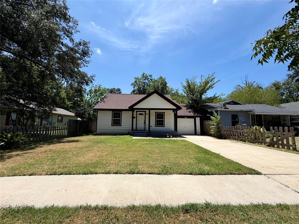 105 W Damon Street