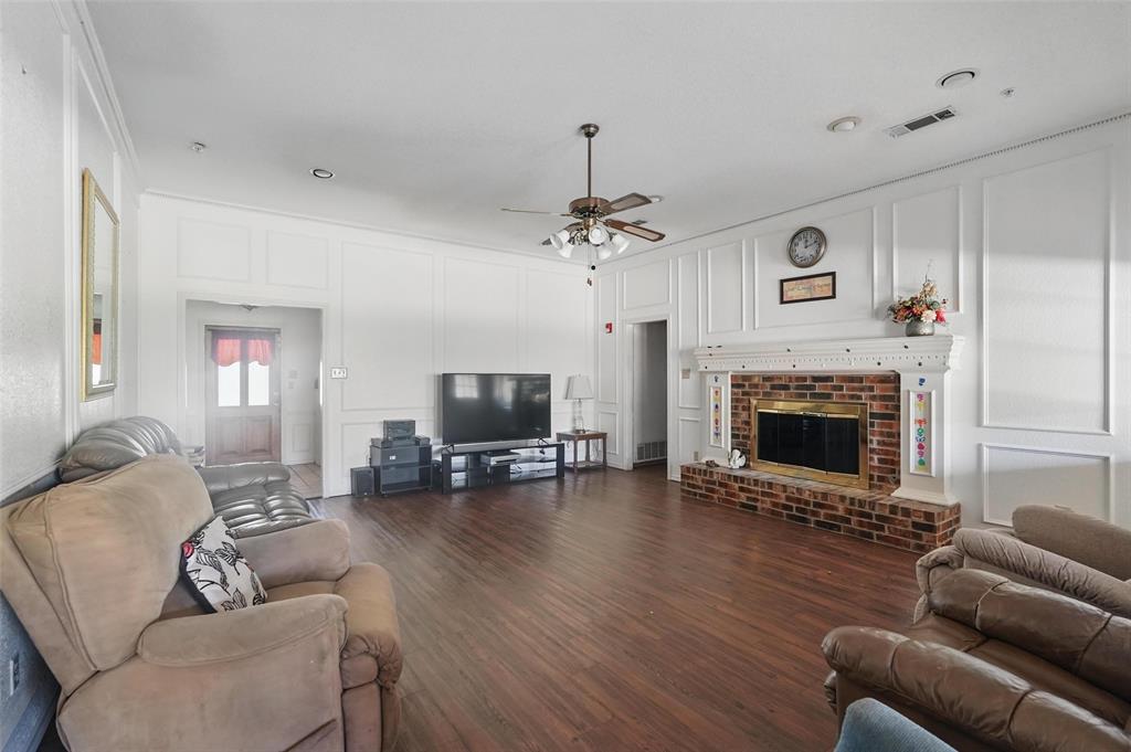 3304 Blue Bell Place