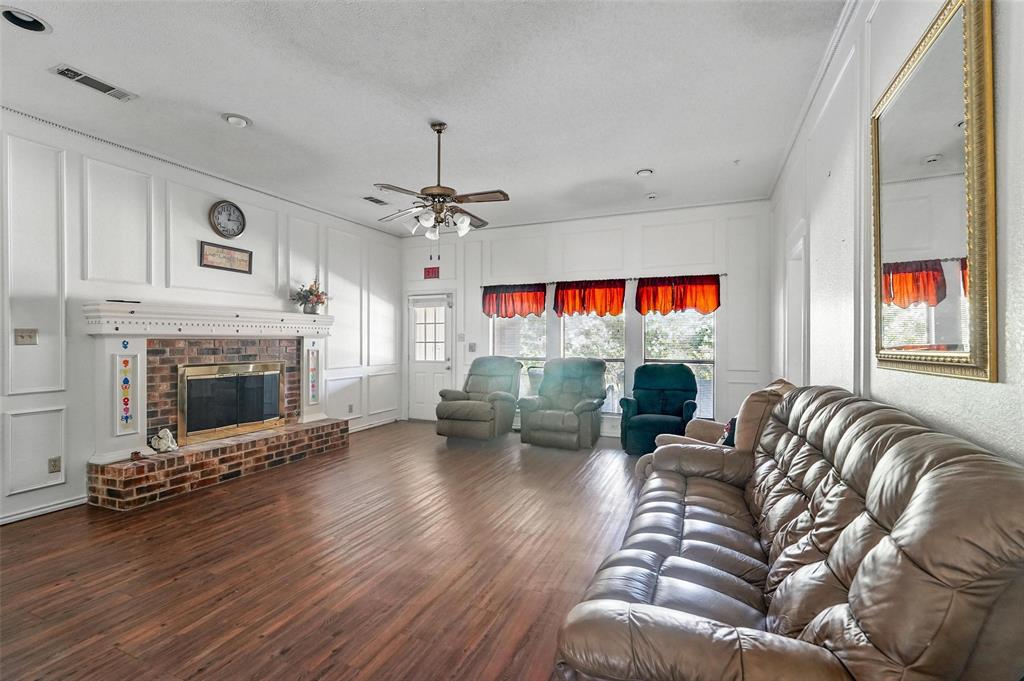 3304 Blue Bell Place