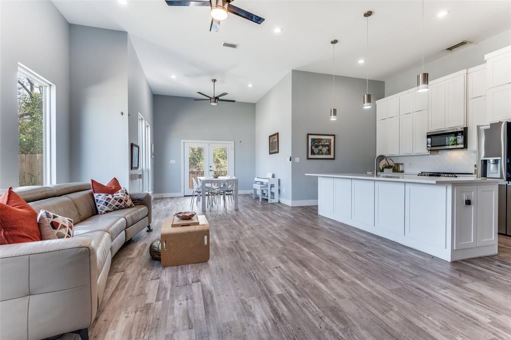 Photo of 1620 Shadow Lane, Irving, TX 75060 (MLS # 21193737)