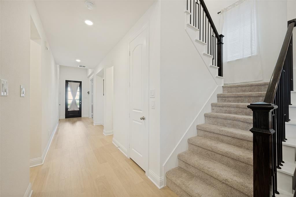 2844 Holland Court