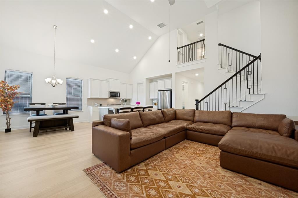 2844 Holland Court