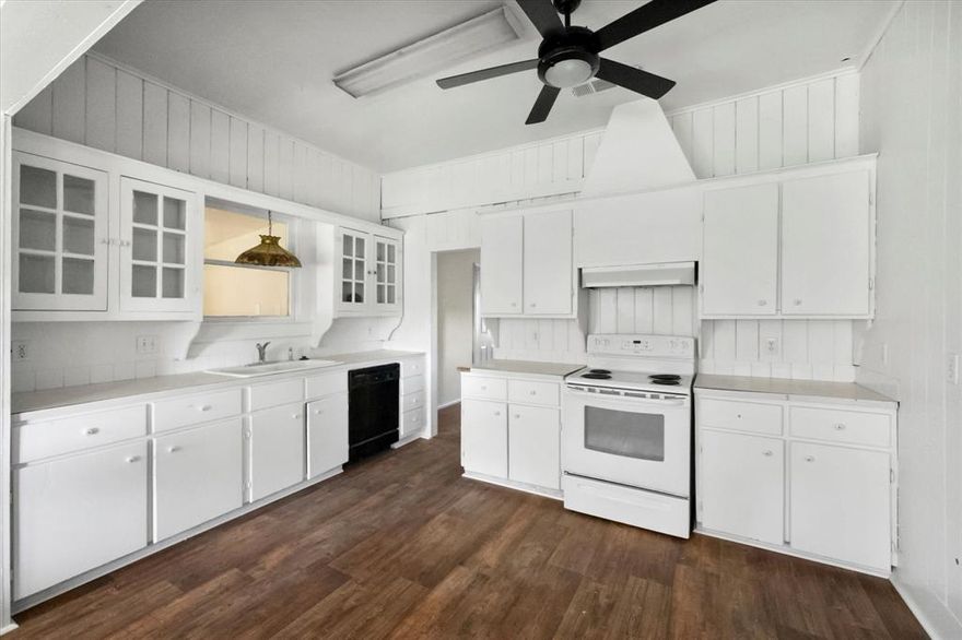 Welcome to this fantastic investment opportunity in Groesbeck! This charming 3-bedroom, 2.5-bathroom home is situated on almost a half acre in the heart of Groesbeck ISD. As you step inside, you'll immediately notice the spacious living area, providing ample room for family gatherings and entertaining guests. Comfortable and inviting living space. The kitchen is a delightful space, complete with plenty of cabinetry for storage, and a functional layout that makes meal prep a breeze. The primary bedroom suite is a true retreat, featuring a jetted soaking tub in the ensuite bathroom, perfect for unwinding after a long day. With three generously sized bedrooms in total, there is plenty of room for a growing family. Outside you can imagine enjoying summer barbecues, gardening, or simply relaxing. This property represents an excellent investment opportunity, whether you're looking for a new home for your family or seeking to expand your real estate portfolio! Schedule your showing today!