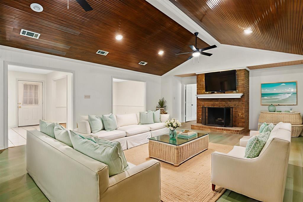 521 Sunnyside Drive