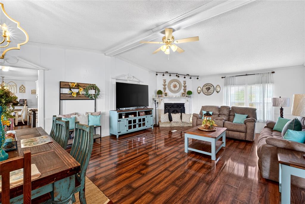 38 county road 2299