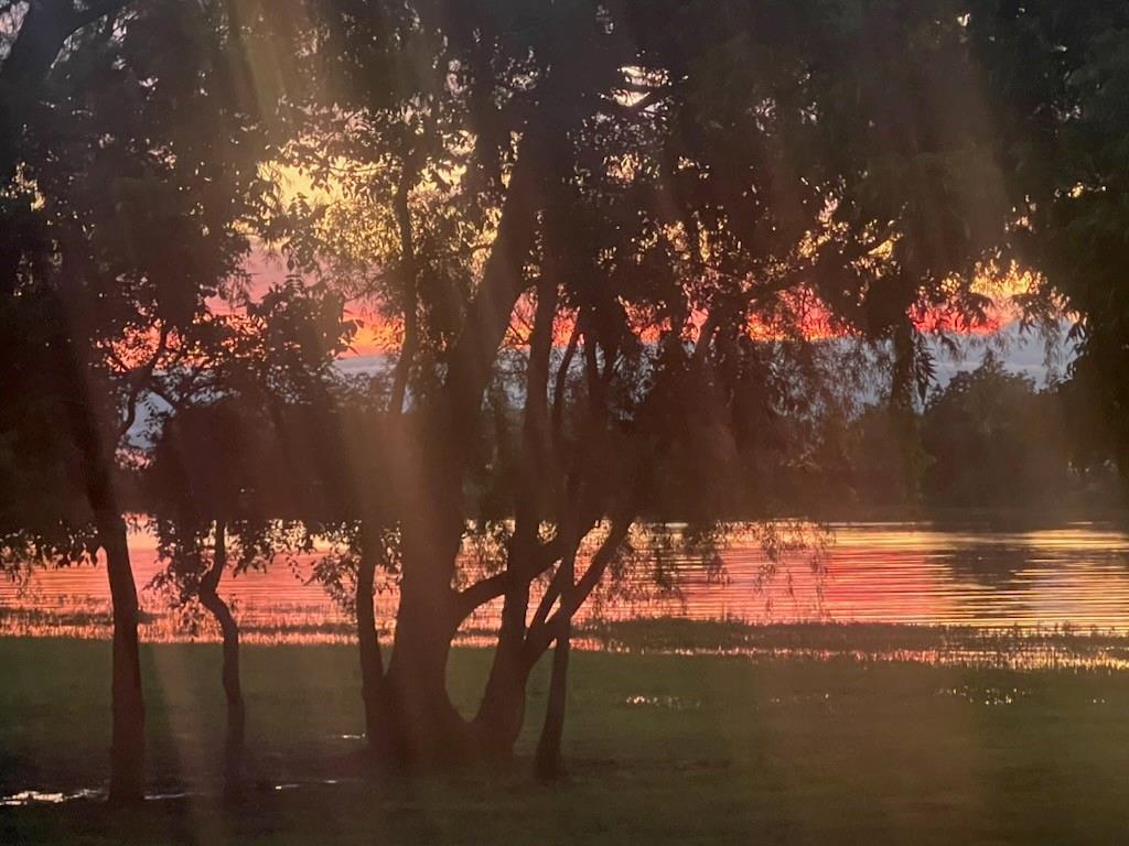 Peninsula Point - Land