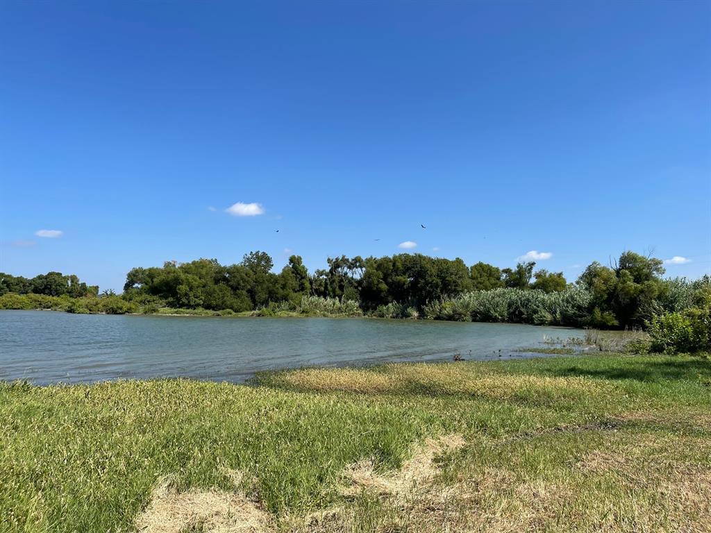 Peninsula Point - Land