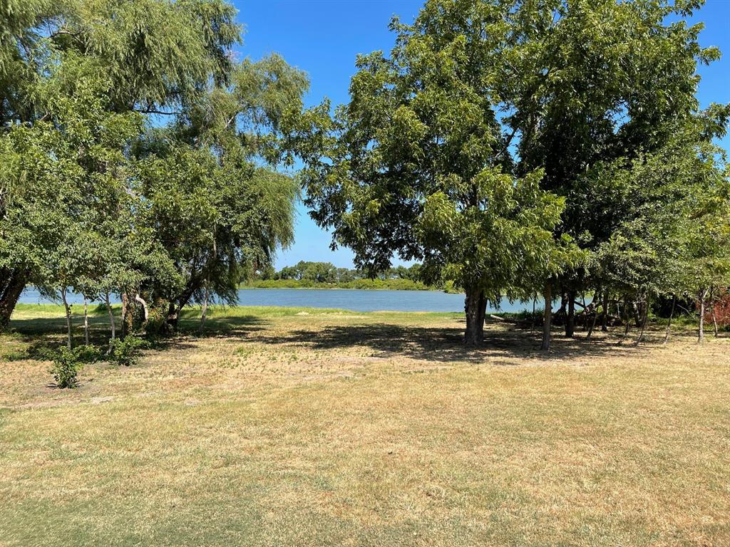 Peninsula Point - Land