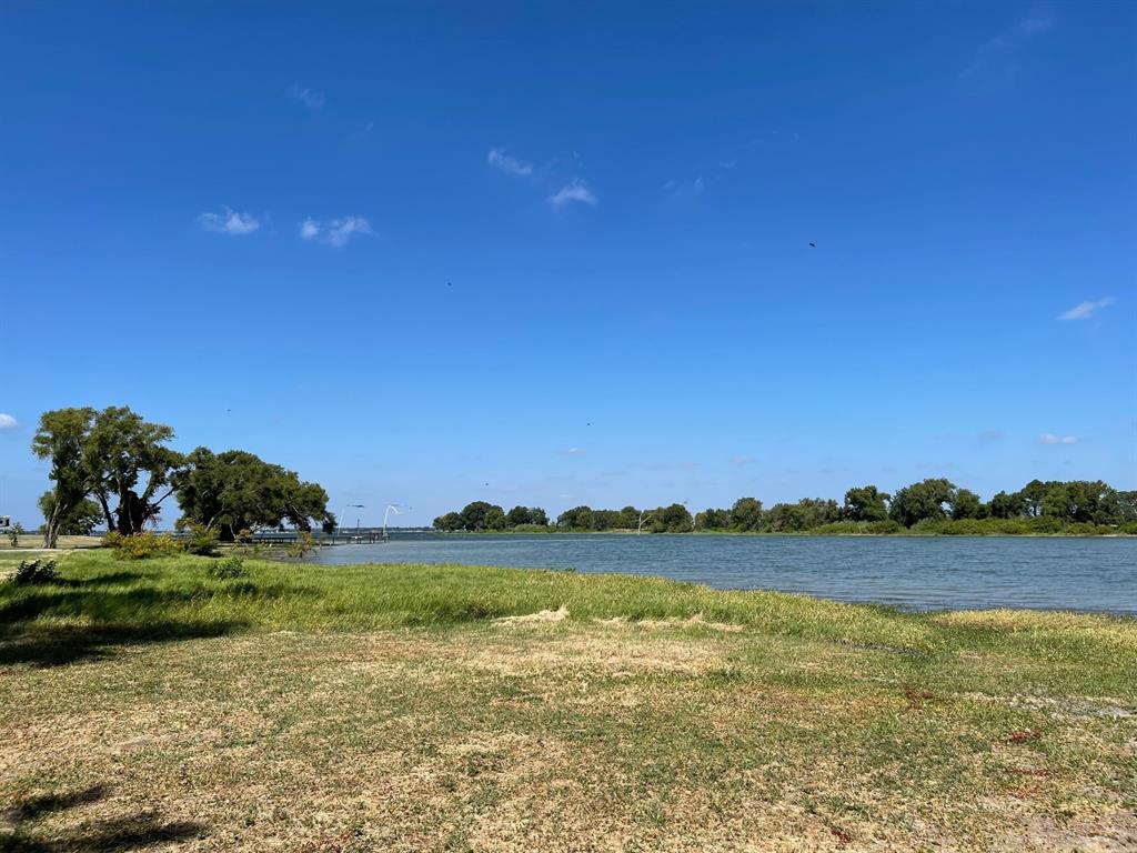 Peninsula Point - Land