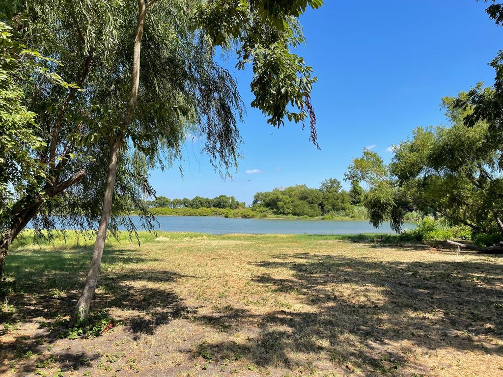 Peninsula Point - Land