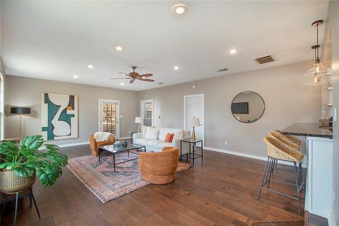 1519 Lansford Avenue Dallas TX 75224