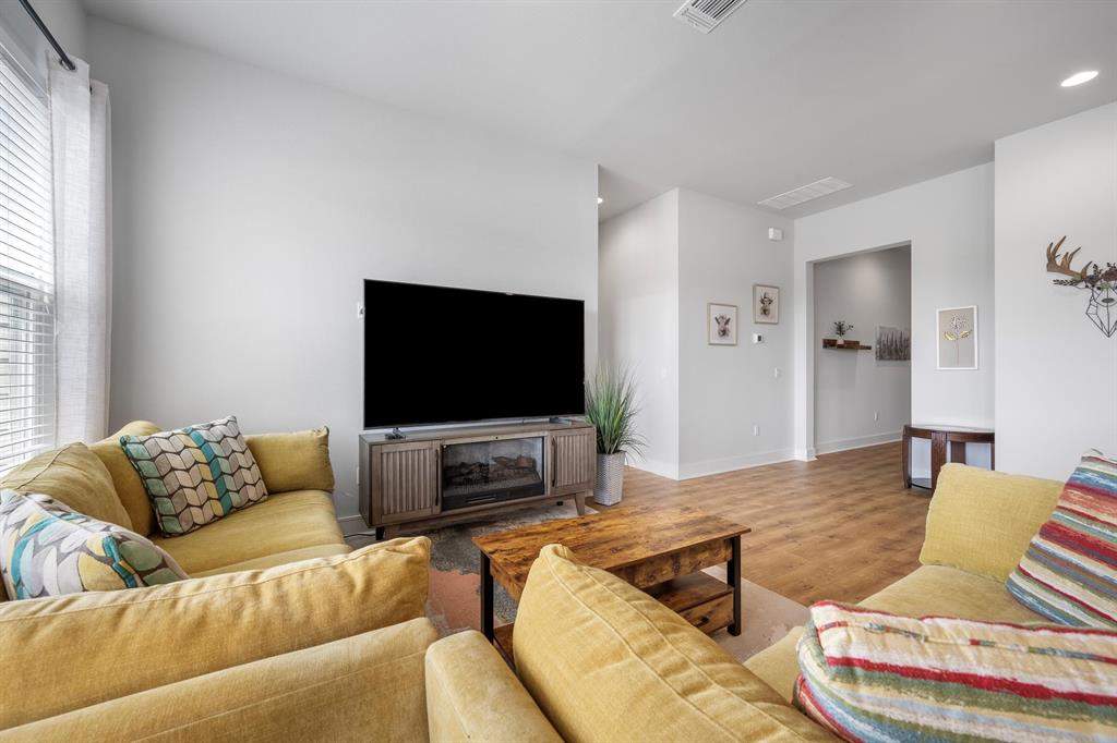 CIELO EAST CITY HOMES - Residential