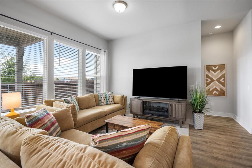 CIELO EAST CITY HOMES - Residential