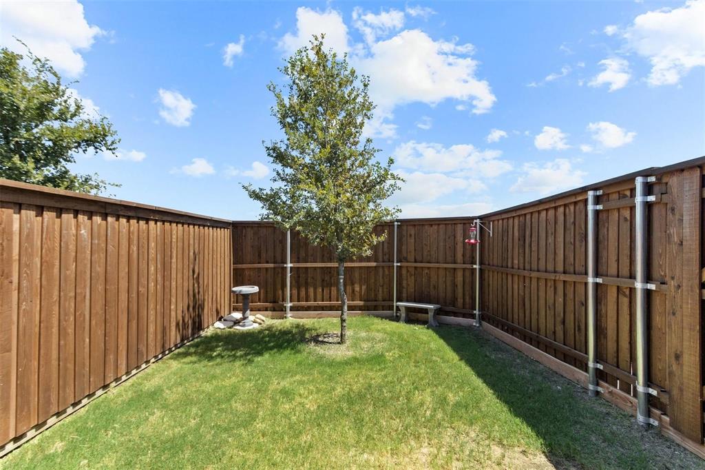 Valencia On The Lake - Residential