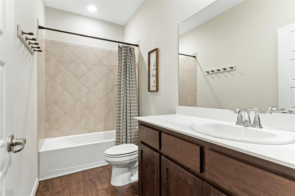 Valencia On The Lake - Residential