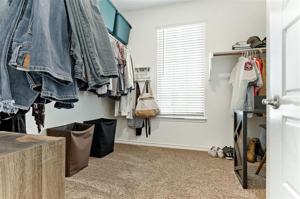 Valencia On The Lake - Residential