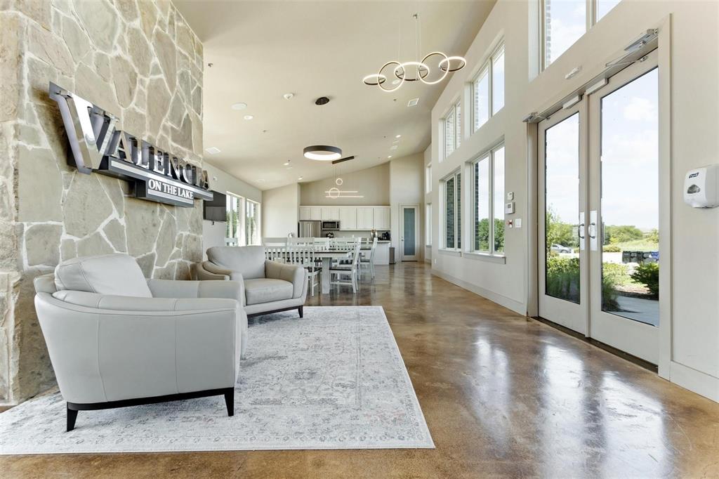 Valencia On The Lake - Residential