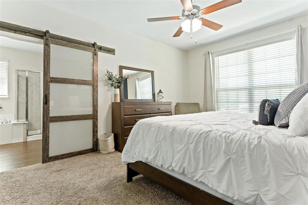 Valencia On The Lake - Residential