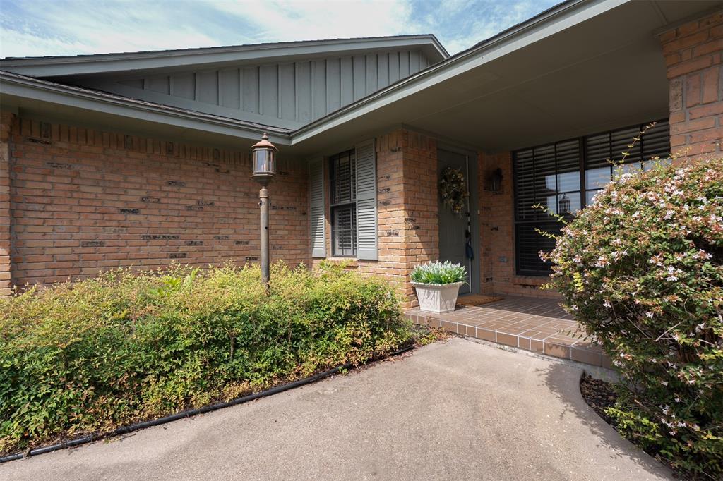 5116 Ledgestone Drive