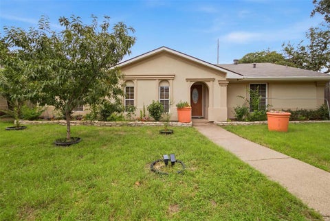 Photo of 1608 University Drive, Richardson, TX 75081 (MLS # 21309026)