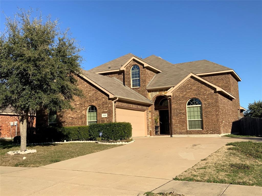 920 Macaw Way