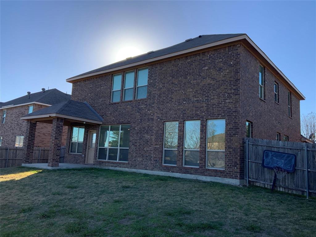 920 Macaw Way
