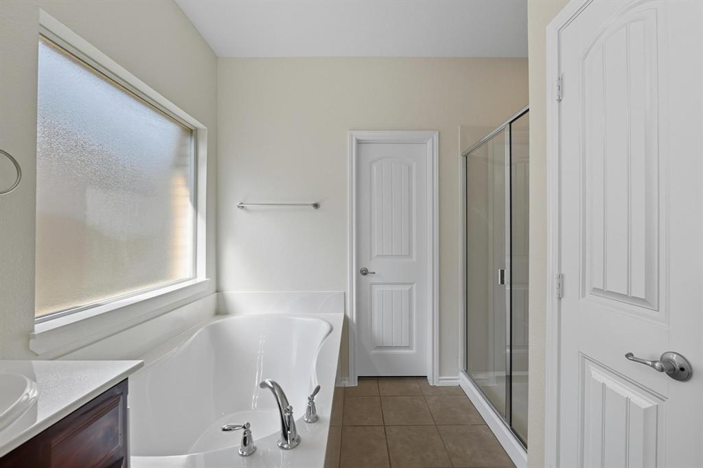 Denton, Texas 76226, United States, 3 Bedrooms Bedrooms, ,2 BathroomsBathrooms,Residential,Active,208541