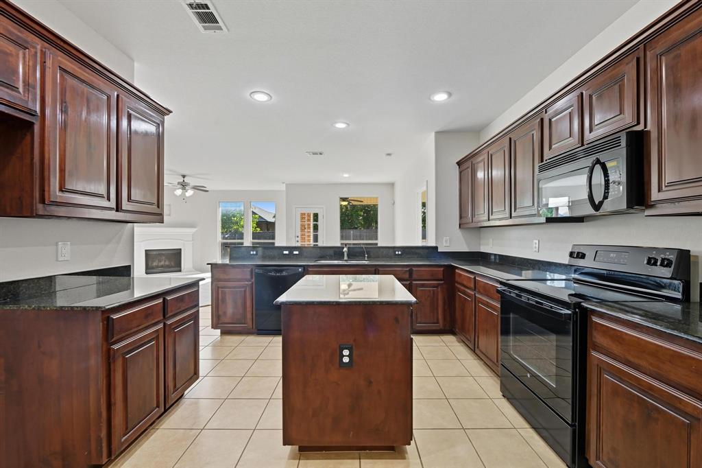 Denton, Texas 76226, United States, 3 Bedrooms Bedrooms, ,2 BathroomsBathrooms,Residential,Active,208541