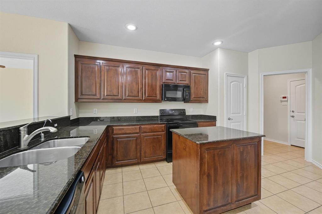 Denton, Texas 76226, United States, 3 Bedrooms Bedrooms, ,2 BathroomsBathrooms,Residential,Active,208541