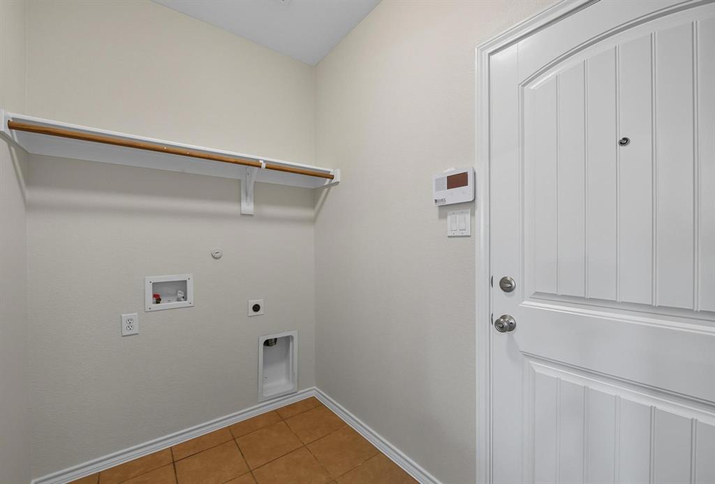 Denton, Texas 76226, United States, 3 Bedrooms Bedrooms, ,2 BathroomsBathrooms,Residential,Active,208541