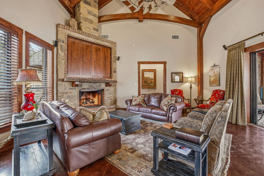 1658 County Road 2027