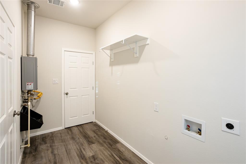 E H Rays - Residential Lease