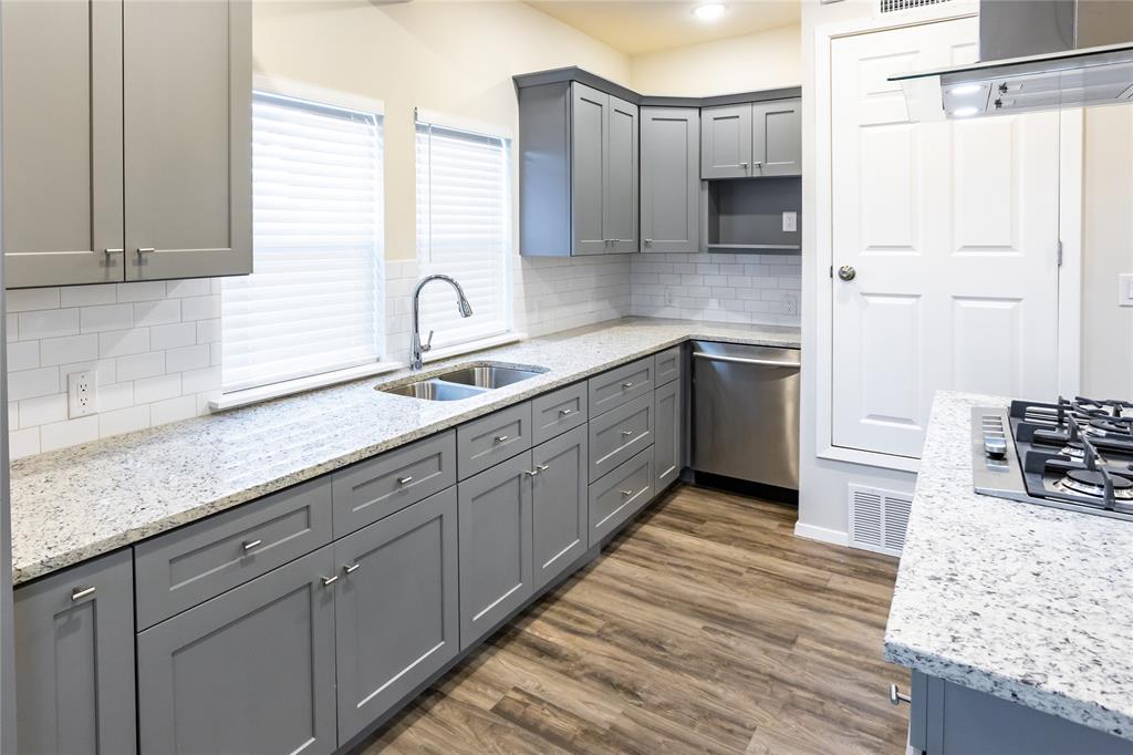 E H Rays - Residential Lease