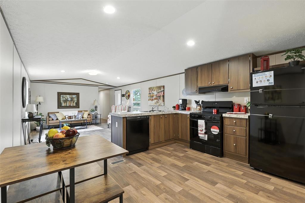 Lake Granbury Hbr Sec D - Residential Lease