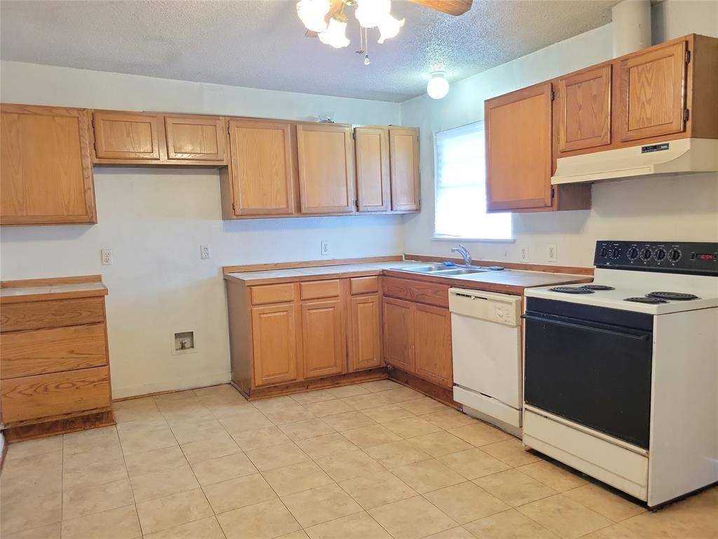 Photo of 4207 Harvey Drive, Mesquite, TX 75150 (MLS # 20938216)