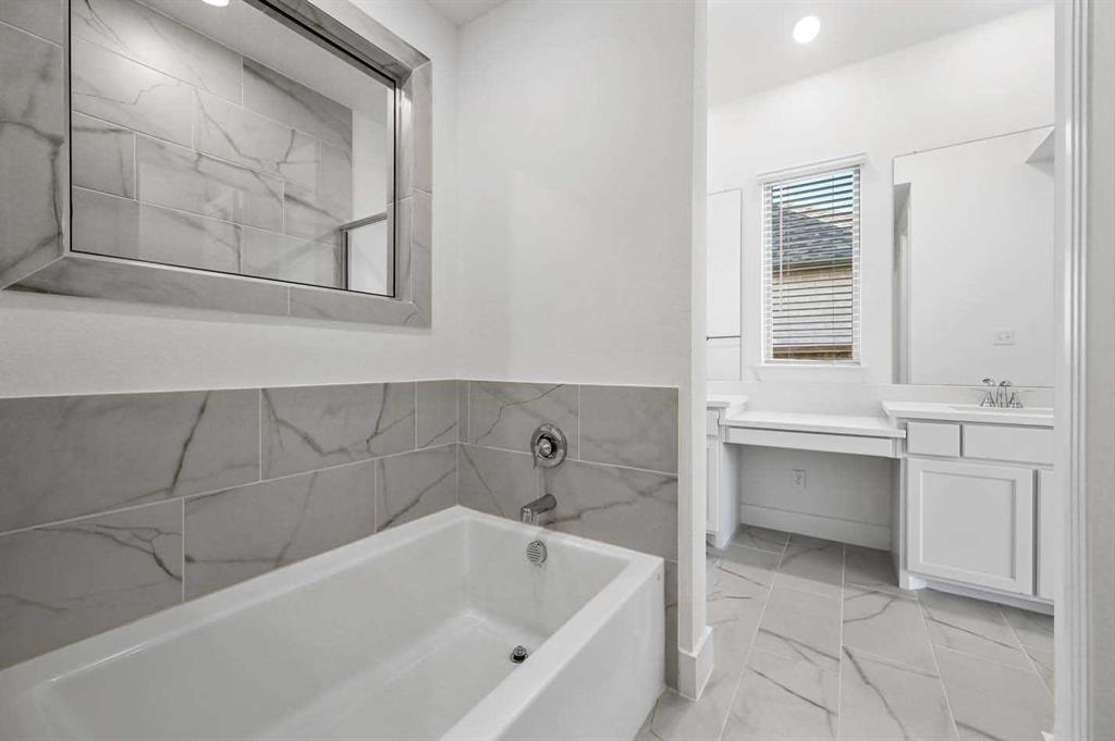 ArrowBrooke 60s - Residential