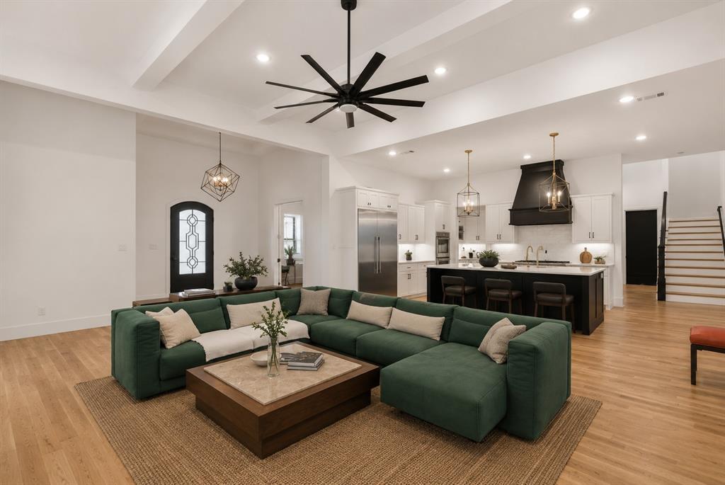 6112 Legacy Trail