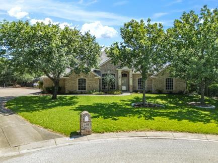 240 Lakeside Oaks Circle