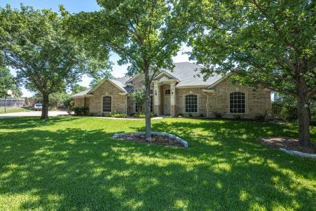 240 Lakeside Oaks Circle