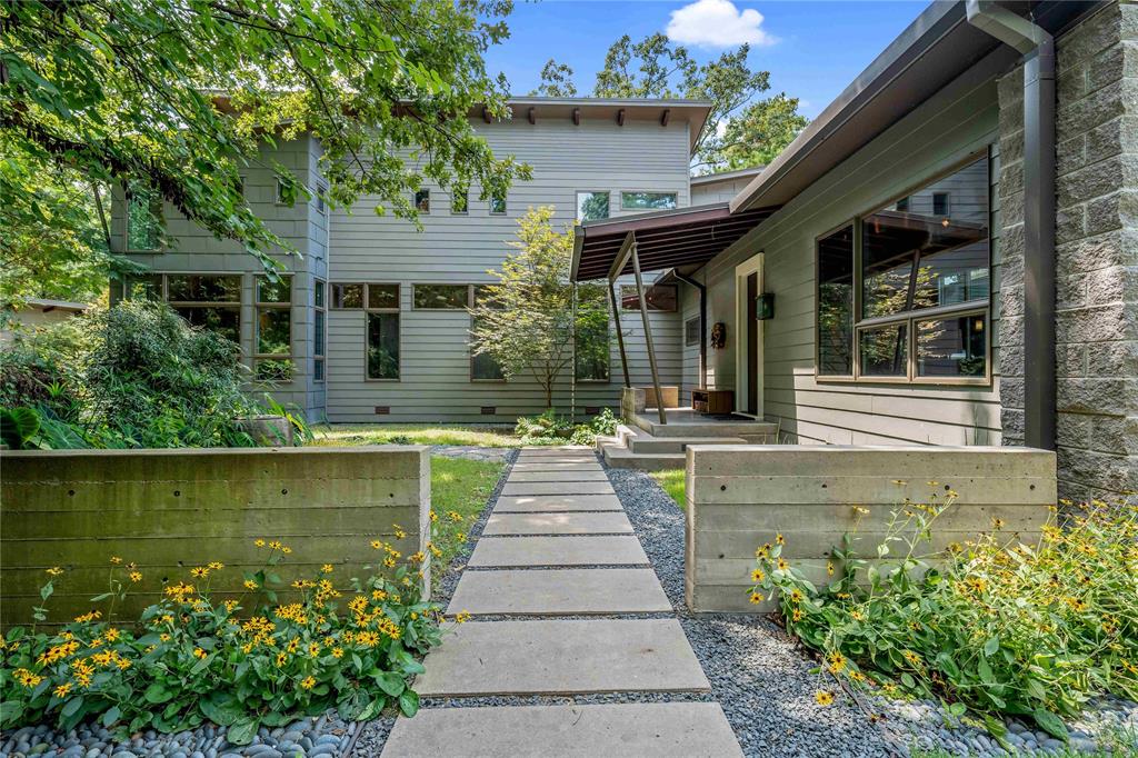 45 Lakeview Drive