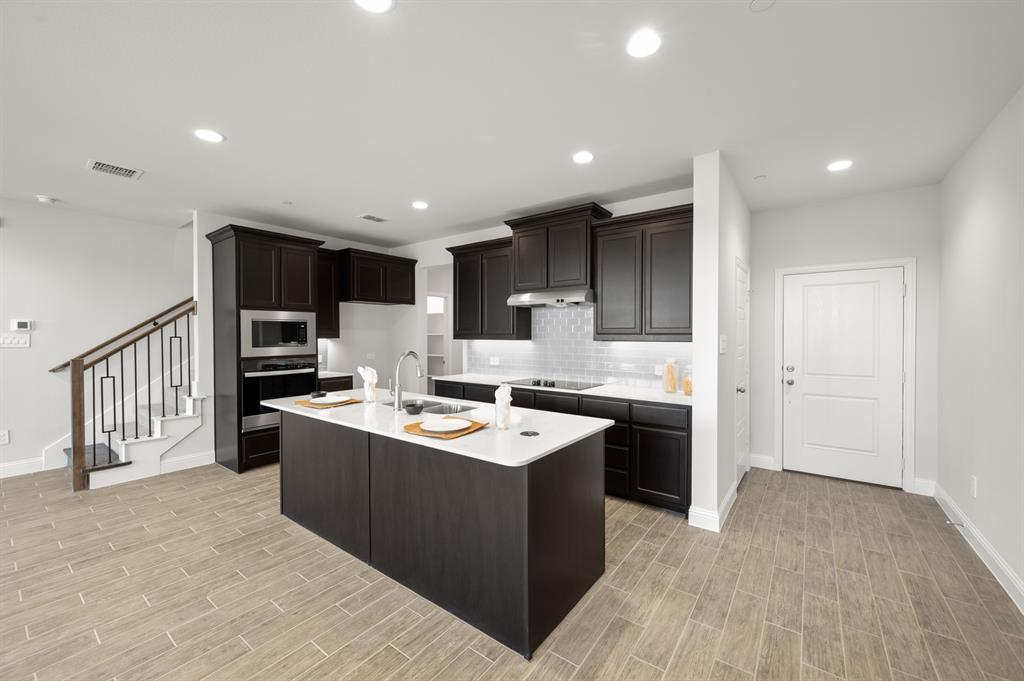 656 Sandiford Court