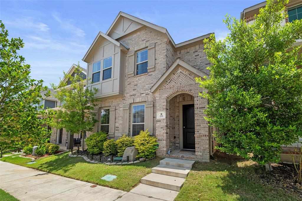 233 Harbor Hills Drive