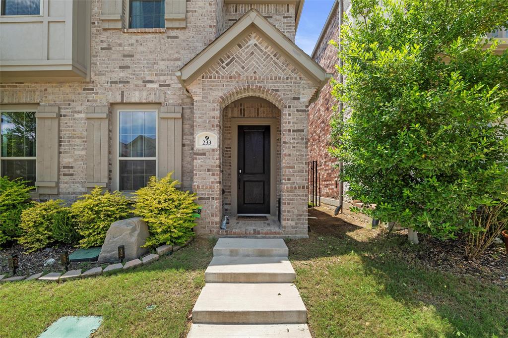 233 Harbor Hills Drive