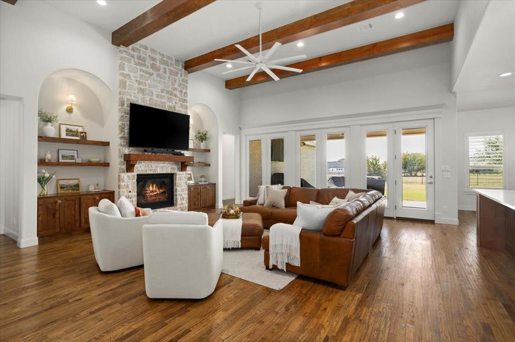 Bella Flora - Residential