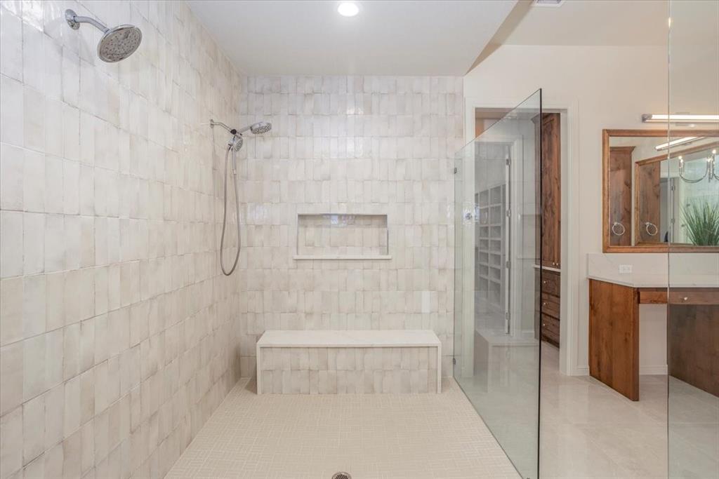 Bella Flora - Residential