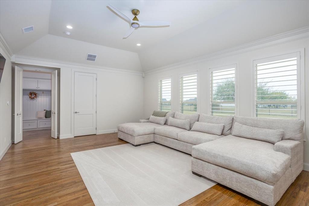 Bella Flora - Residential