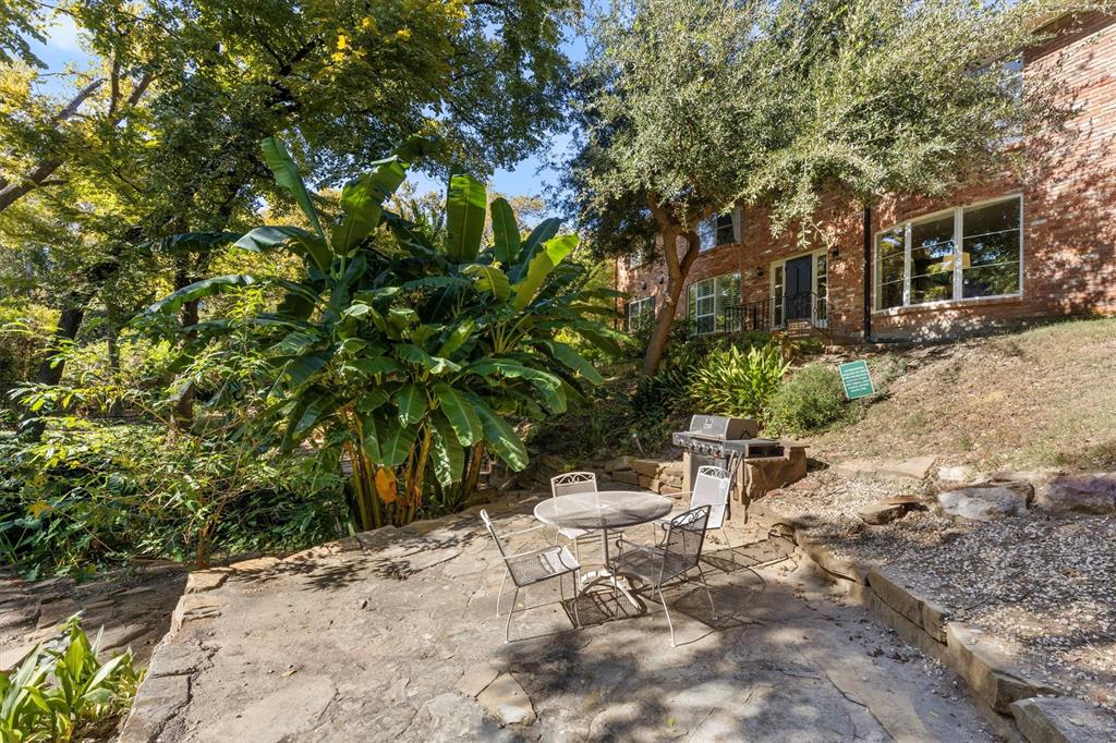 Tanglewood Twnhms Condos - Residential