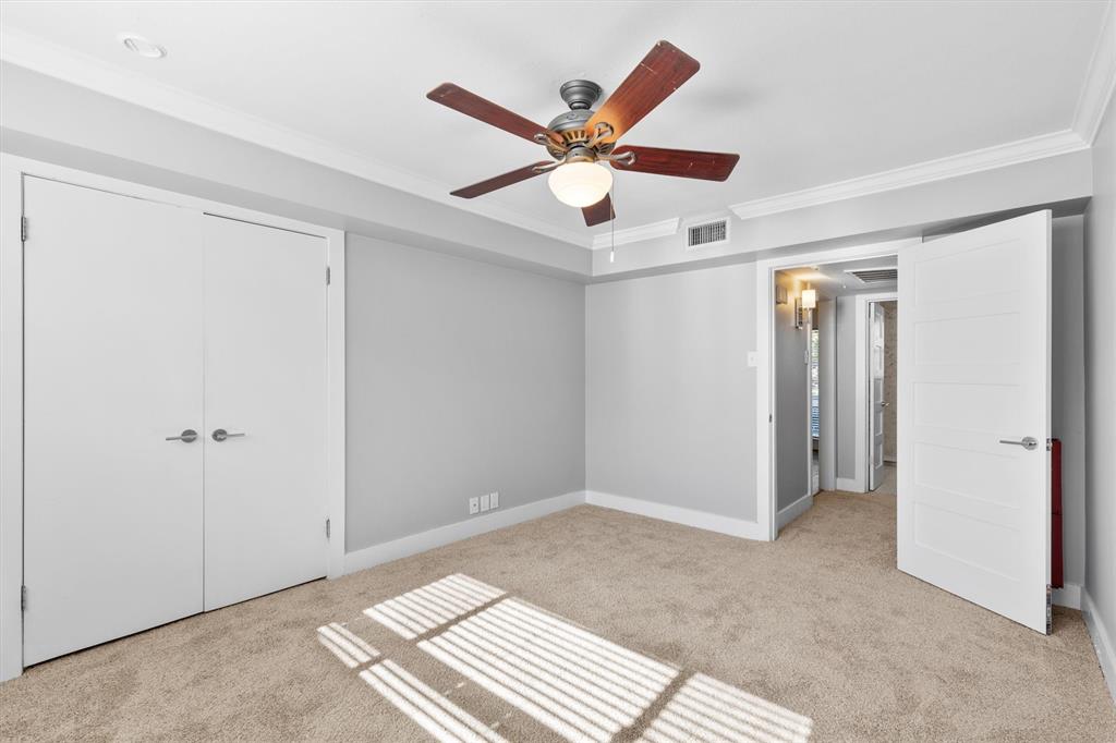 Tanglewood Twnhms Condos - Residential